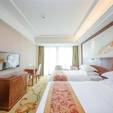 Vienna Classic Hotel Qingyuan Taihe Ancient Cave Scenic Area Экстерьер фото