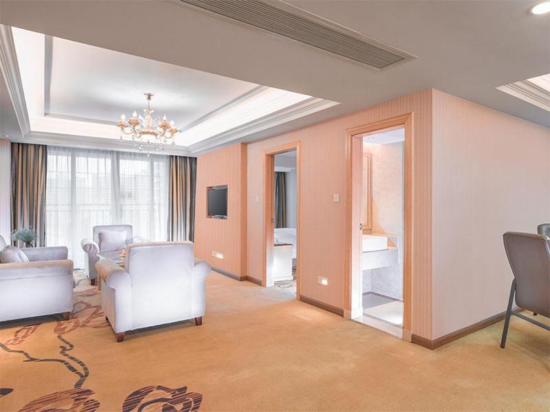 Vienna Classic Hotel Qingyuan Taihe Ancient Cave Scenic Area Экстерьер фото