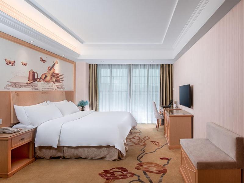 Vienna Classic Hotel Qingyuan Taihe Ancient Cave Scenic Area Экстерьер фото