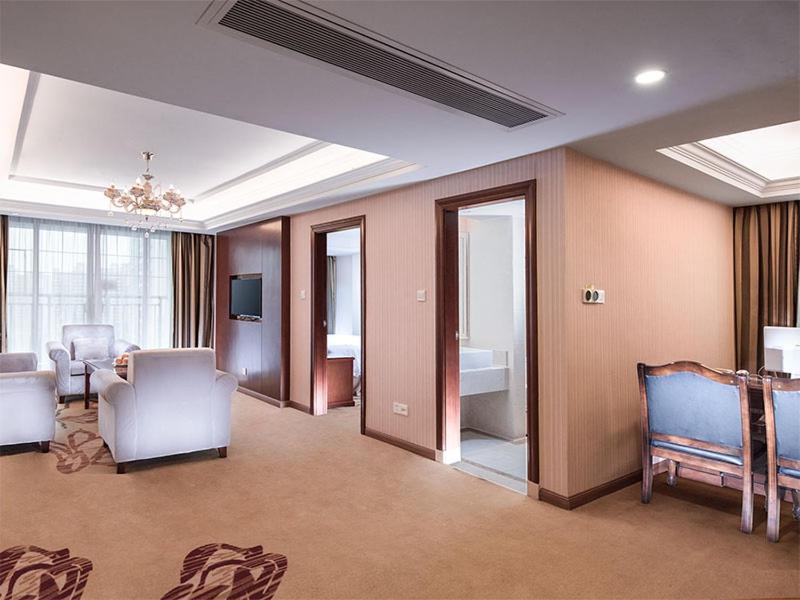 Vienna Classic Hotel Qingyuan Taihe Ancient Cave Scenic Area Экстерьер фото