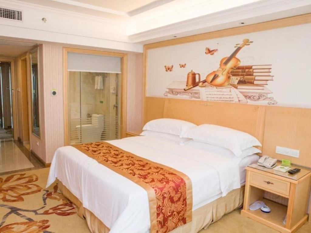 Vienna Classic Hotel Qingyuan Taihe Ancient Cave Scenic Area Экстерьер фото