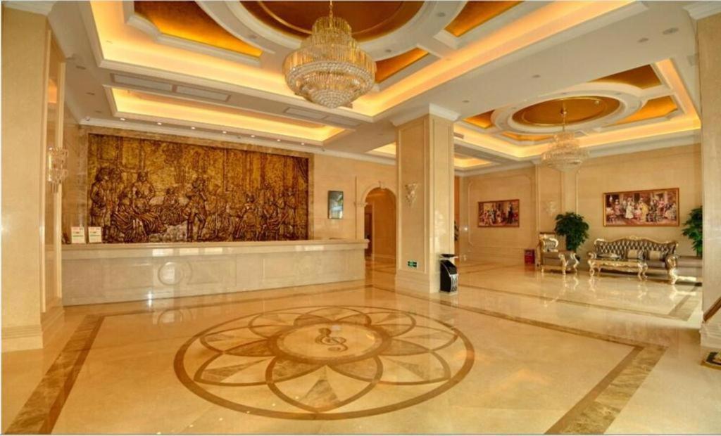 Vienna Classic Hotel Qingyuan Taihe Ancient Cave Scenic Area Экстерьер фото